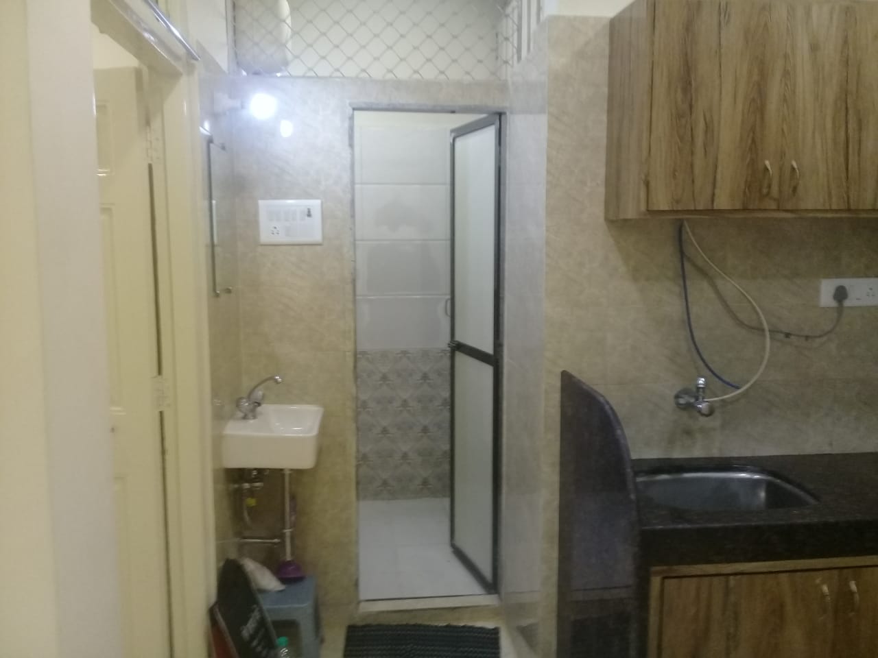 1 BHK Semi Furnished in Owner's Court , Colaba
